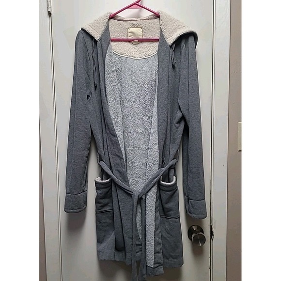 Victoria's Secret Other - Victoria's Secret Women's Gray Sherpa Hoodie  Pocket  Robe Size Large